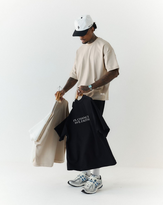 1 Signature Design + 1 Basic Tee– Bundle for 999 EGP!